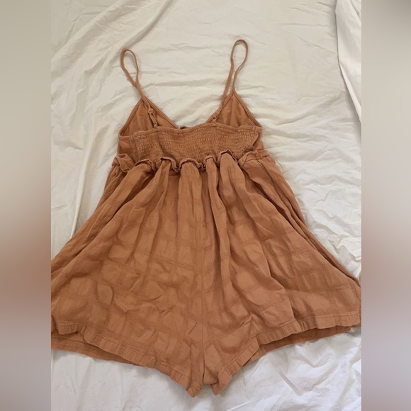 Cute Flowy Peach Romper! - Picture 2 of 3